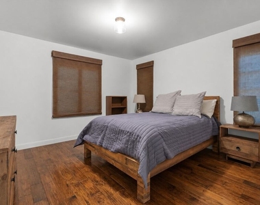 9002 Norma Place - Photo Thumbnail 12