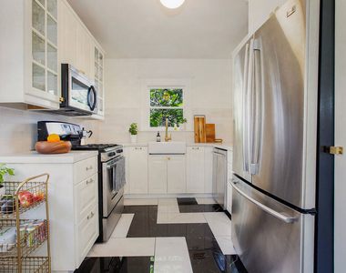 1421 N Alvarado Street - Photo Thumbnail 7