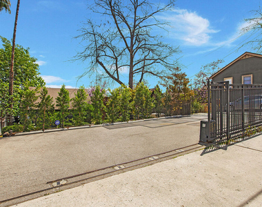 1421 N Alvarado Street - Photo Thumbnail 33