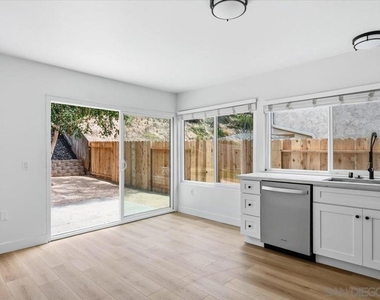 1507 Lower Lake Court - Photo Thumbnail 12