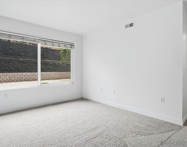 1507 Lower Lake Court - Photo Thumbnail 23