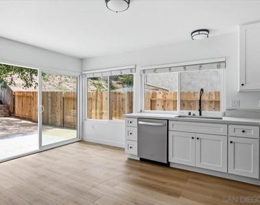 1507 Lower Lake Court - Photo Thumbnail 3