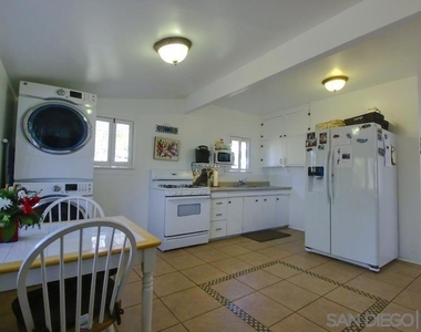 3970 Harney St - Photo Thumbnail 9