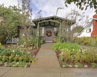 3970 Harney St - Photo Thumbnail 3