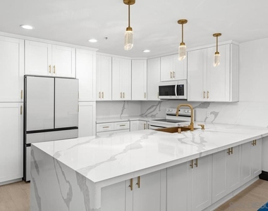 602 W Fir St - Photo Thumbnail 1