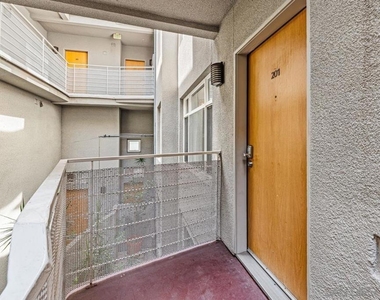 602 W Fir St - Photo Thumbnail 18