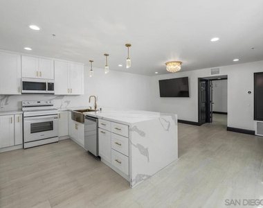 602 W Fir St - Photo Thumbnail 6