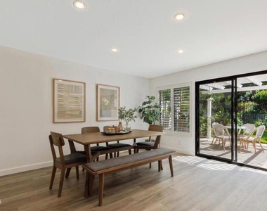 408 Oak Haven Court - Photo Thumbnail 7