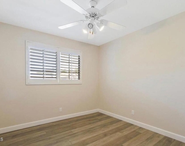 408 Oak Haven Court - Photo Thumbnail 13