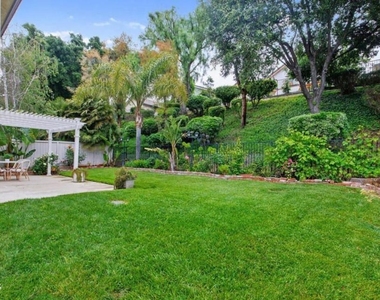 408 Oak Haven Court - Photo Thumbnail 16