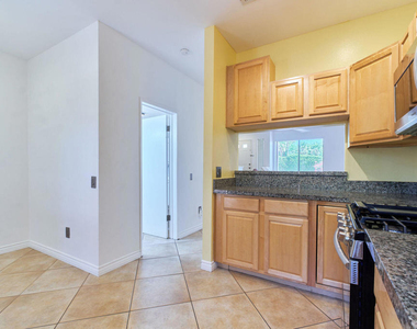 401 E Vista Chino - Photo Thumbnail 11