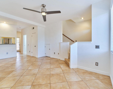 401 E Vista Chino - Photo Thumbnail 9