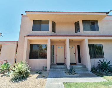 401 E Vista Chino - Photo Thumbnail 5