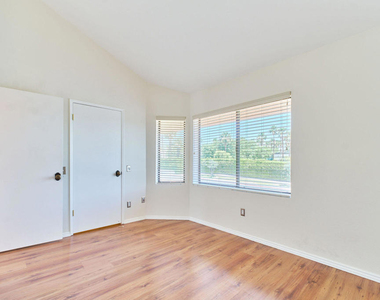 401 E Vista Chino - Photo Thumbnail 29