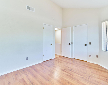 401 E Vista Chino - Photo Thumbnail 30