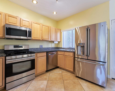 401 E Vista Chino - Photo Thumbnail 14