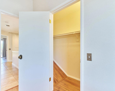 401 E Vista Chino - Photo Thumbnail 31