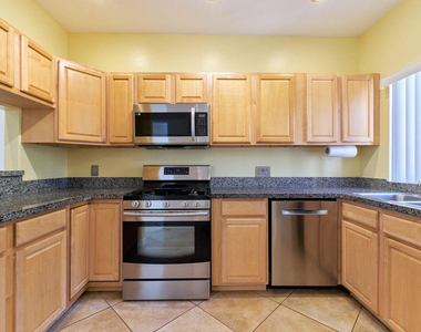 401 E Vista Chino - Photo Thumbnail 13