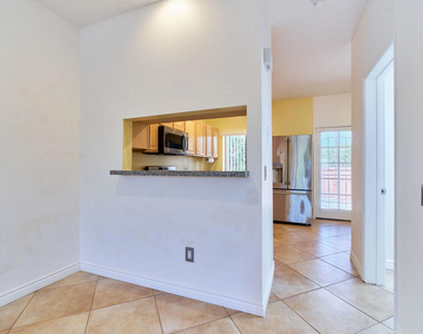 401 E Vista Chino - Photo Thumbnail 10