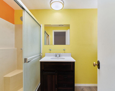 401 E Vista Chino - Photo Thumbnail 25