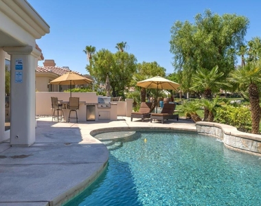 80706 Hermitage - Photo Thumbnail 12
