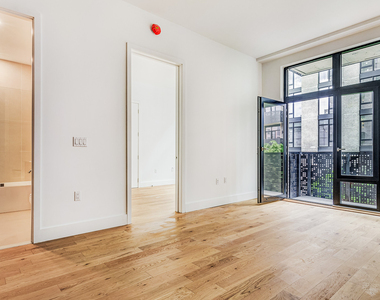 38-38 32nd St 11101 - Photo Thumbnail 5