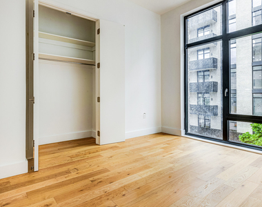 38-38 32nd St 11101 - Photo Thumbnail 3