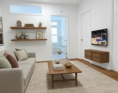 270 West 25th Street - Photo Thumbnail 2