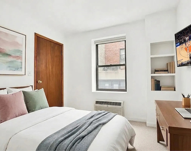 1425 York Avenue - Photo Thumbnail 3