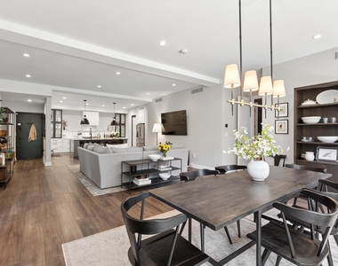 252 W 30th St - Photo Thumbnail 2