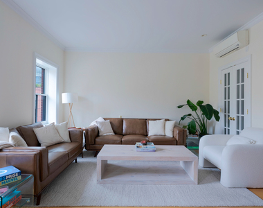152 Ninth Ave - Photo Thumbnail 2