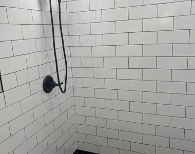 326 Union Avenue - Photo Thumbnail 4
