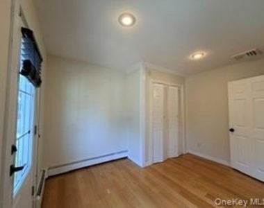 23 W Alhambra Avenue - Photo Thumbnail 13