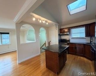 23 W Alhambra Avenue - Photo Thumbnail 3