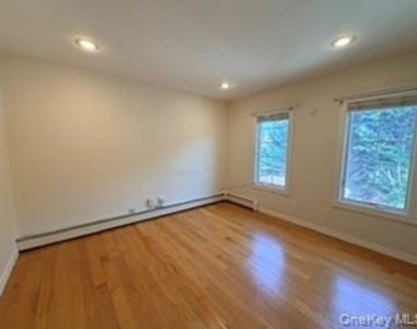 23 W Alhambra Avenue - Photo Thumbnail 9