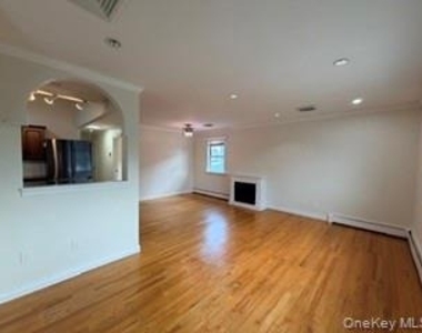 23 W Alhambra Avenue - Photo Thumbnail 5