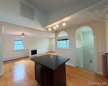 23 W Alhambra Avenue - Photo Thumbnail 2