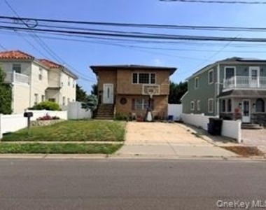23 W Alhambra Avenue - Photo Thumbnail 1