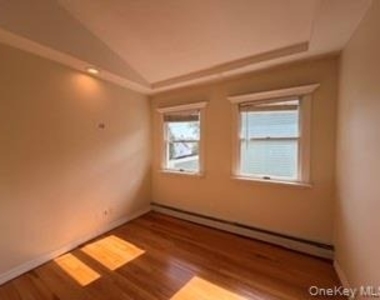 23 W Alhambra Avenue - Photo Thumbnail 7