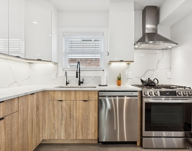 139 Gibson Boulevard - Photo Thumbnail 4
