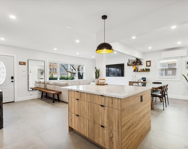139 Gibson Boulevard - Photo Thumbnail 7