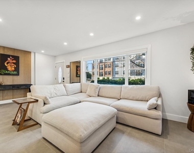 139 Gibson Boulevard - Photo Thumbnail 1