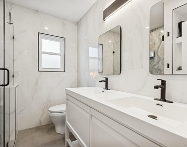 139 Gibson Boulevard - Photo Thumbnail 8