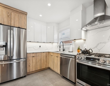 139 Gibson Boulevard - Photo Thumbnail 5