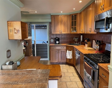32 Park Ave - Photo Thumbnail 1