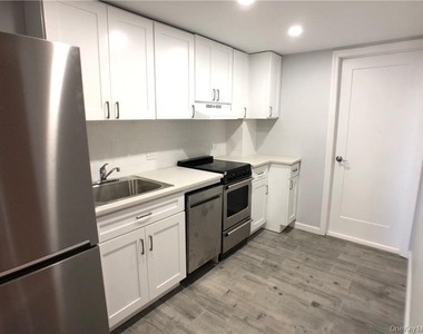 168-170 Myrtle Boulevard - Photo Thumbnail 7