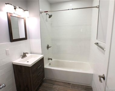 168-170 Myrtle Boulevard - Photo Thumbnail 5
