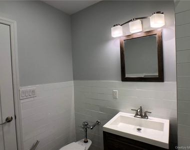 168-170 Myrtle Boulevard - Photo Thumbnail 4