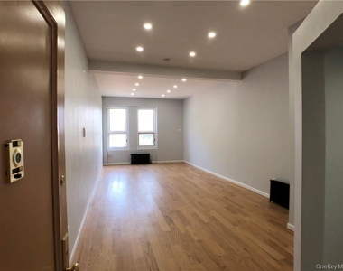 168-170 Myrtle Boulevard - Photo Thumbnail 1