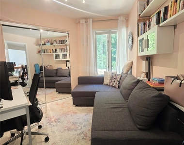 100 Chateau Lane - Photo Thumbnail 11